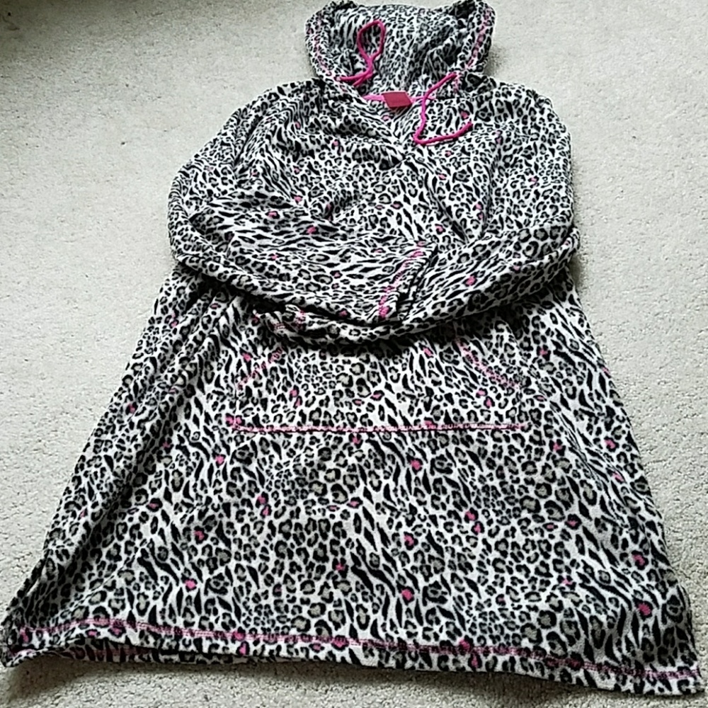 Very cute leopard print hooded long night shirt XL